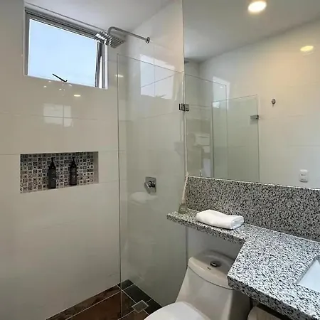 Con Ubicación Privilegiada En Cabrero Apartamento