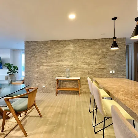 Con Ubicación Privilegiada En Cabrero Apartamento